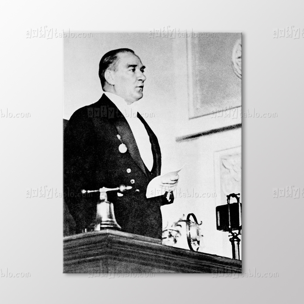 Atatürk Konuşma Yaparken Tablo